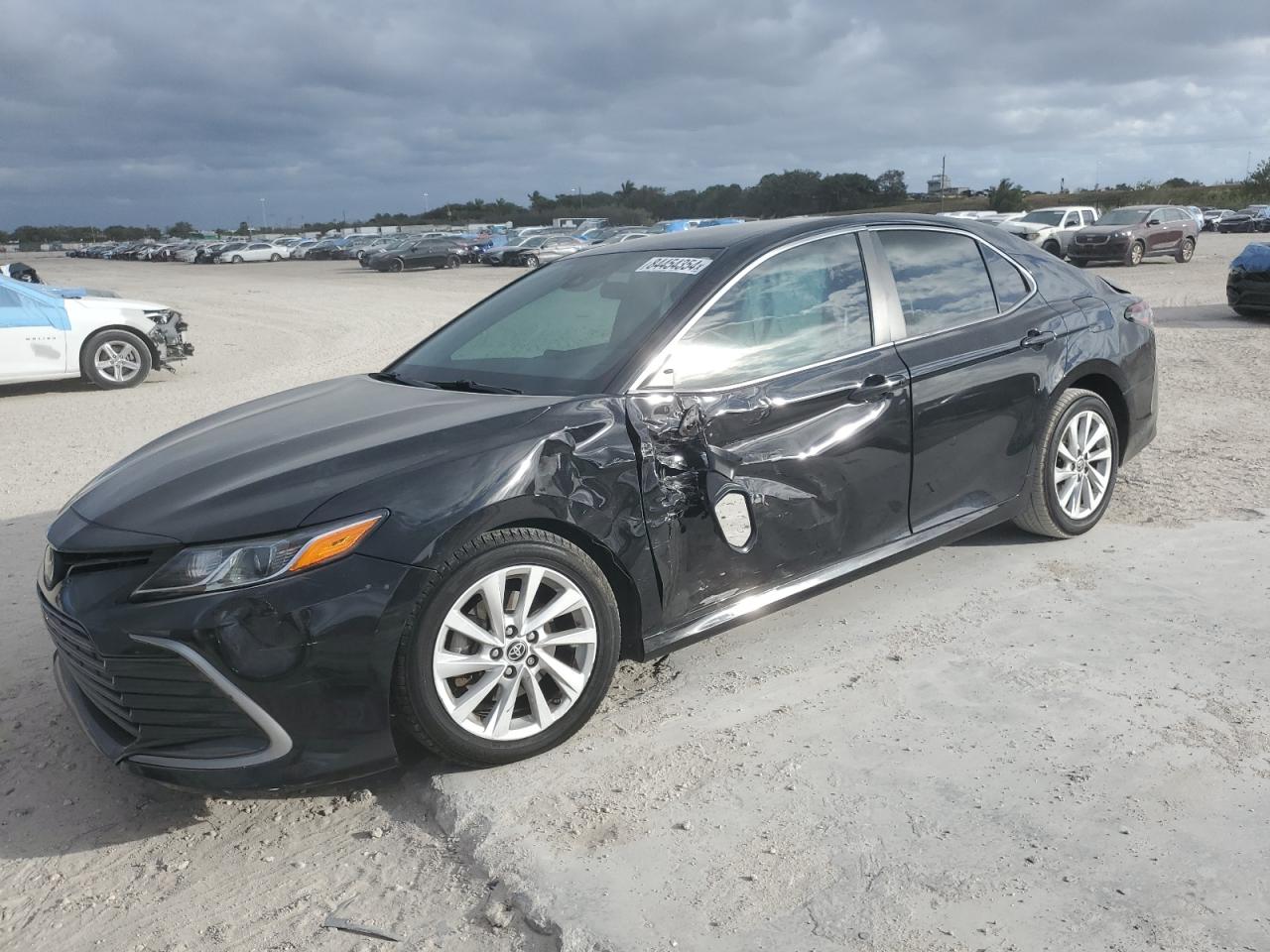 TOYOTA CAMRY LE 2022