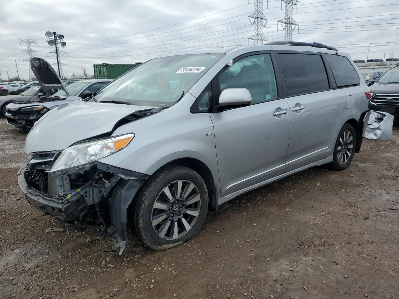 TOYOTA SIENNA XLE 2019
