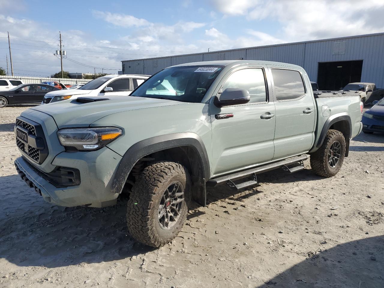 TOYOTA TACOMA DOU 2021