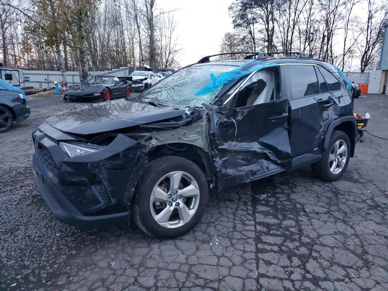 TOYOTA RAV4 XLE P 2021