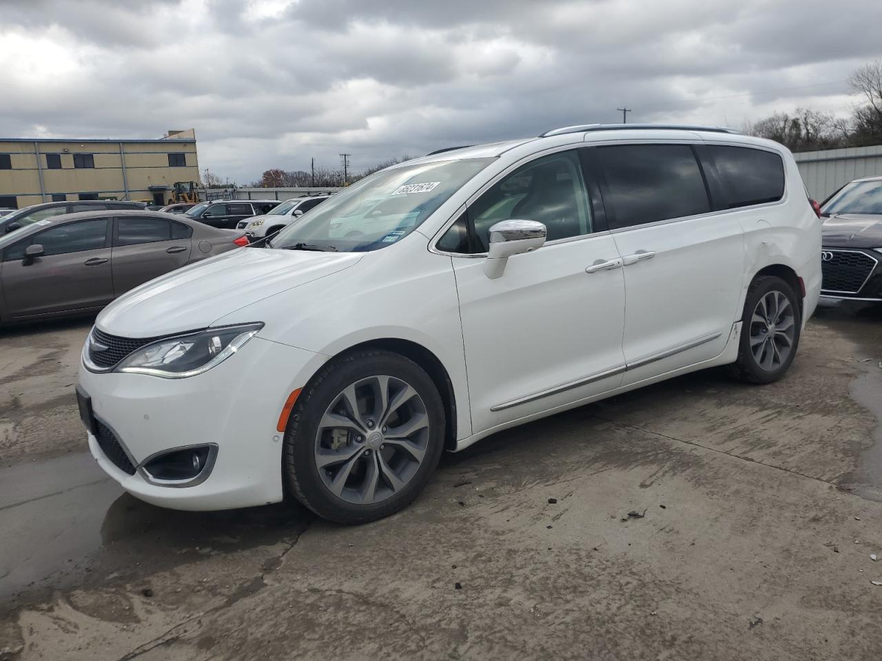 CHRYSLER PACIFICA L 2017