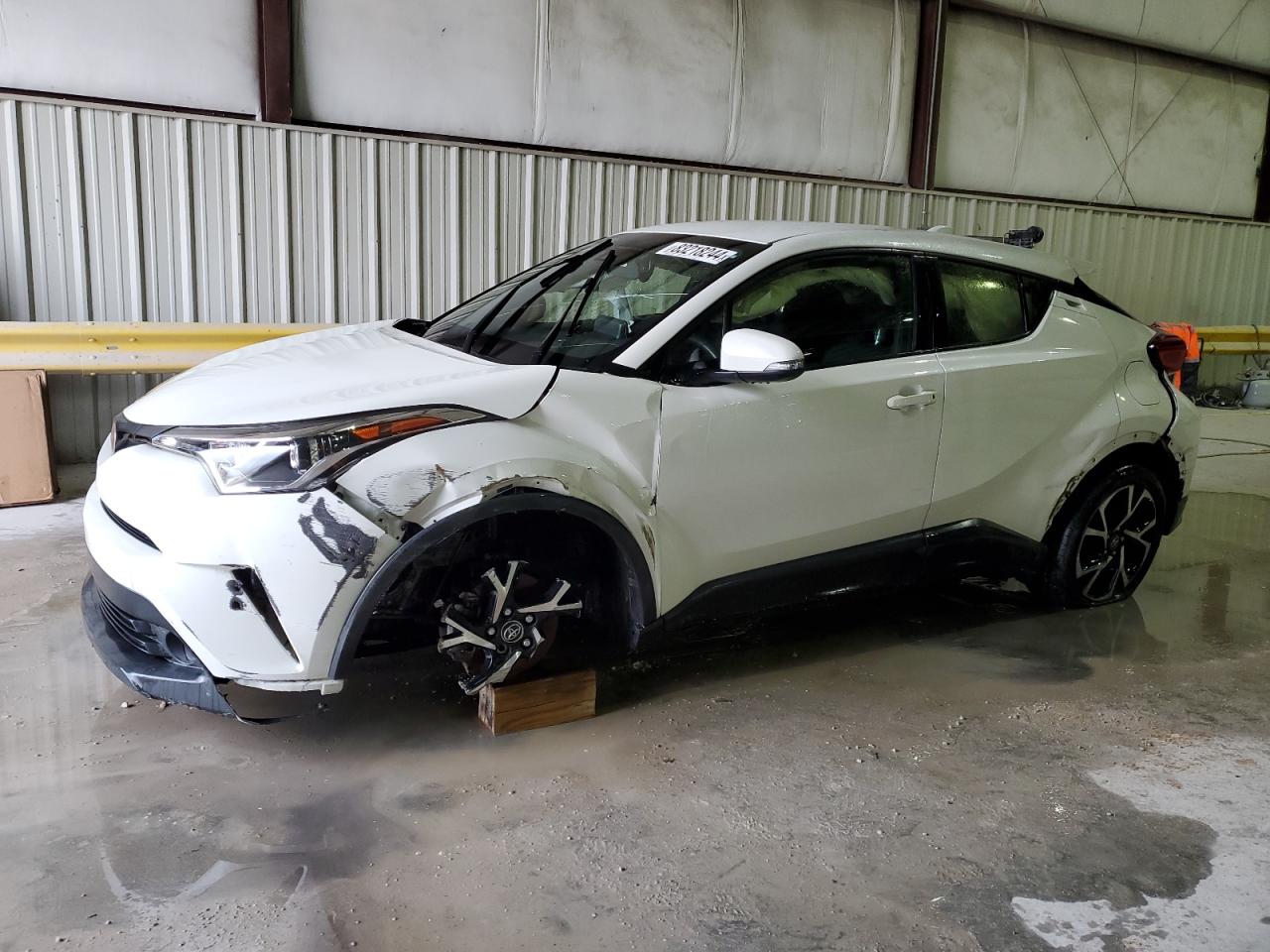 TOYOTA C-HR XLE 2019
