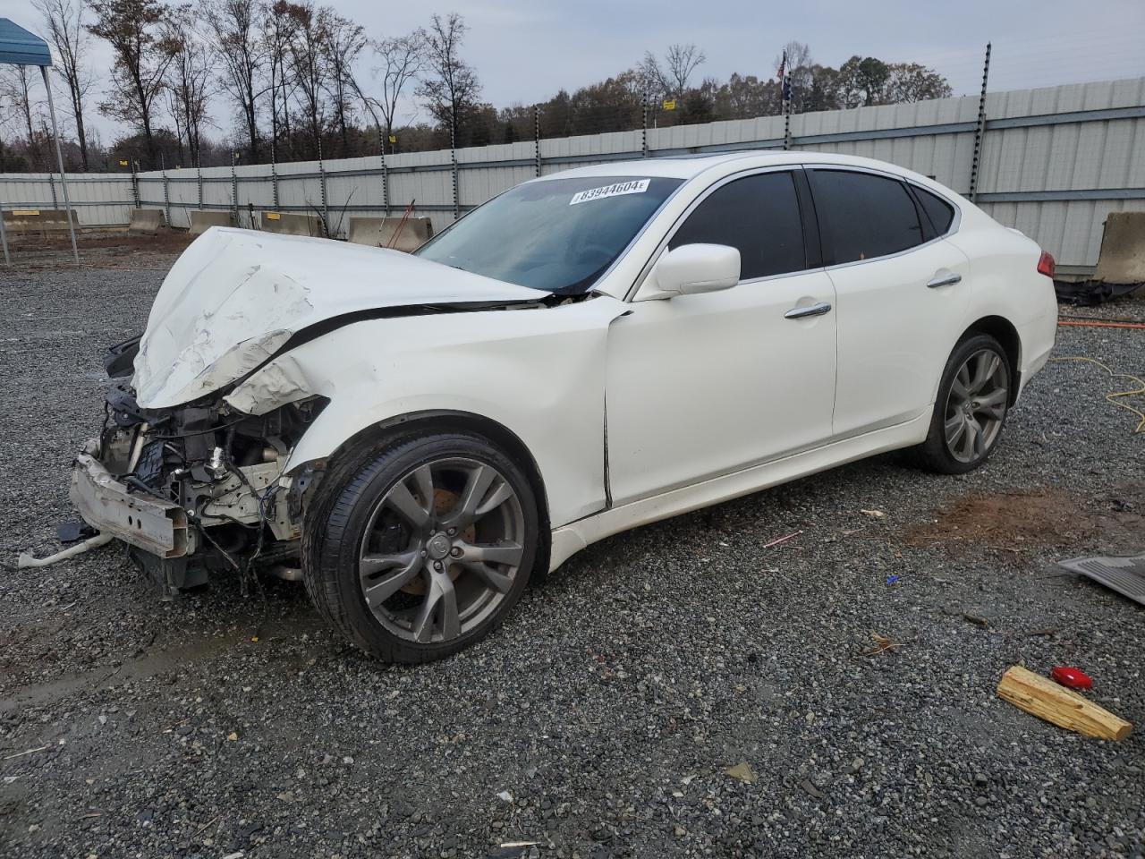 INFINITI M37 X 2011