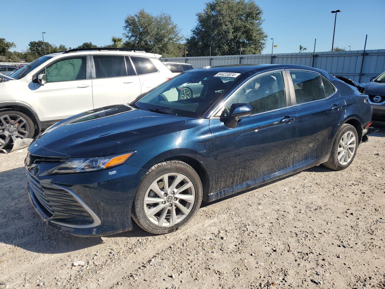 TOYOTA CAMRY LE 2021