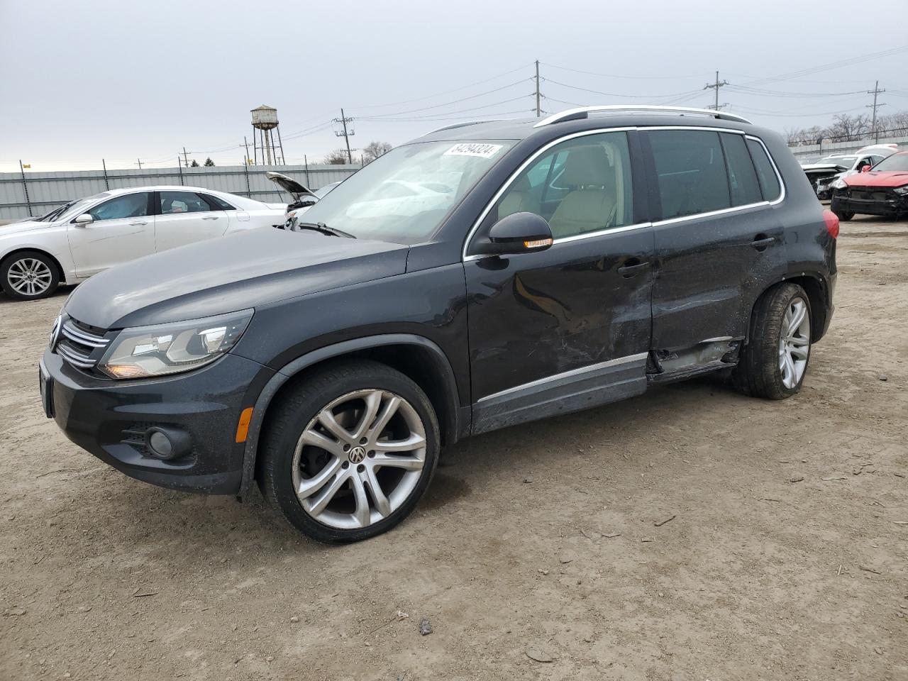 VOLKSWAGEN TIGUAN S 2013