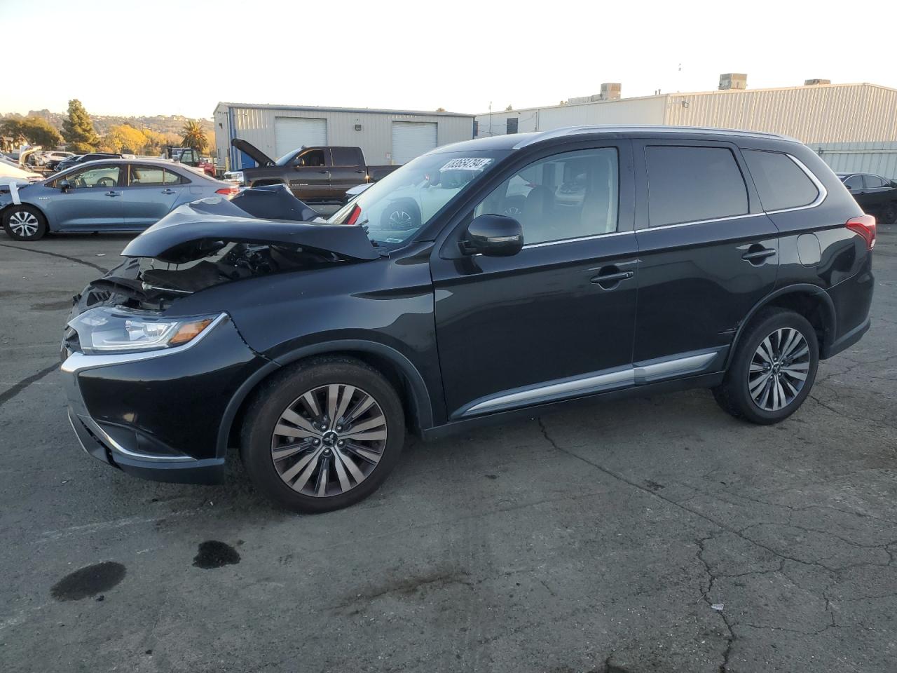 MITSUBISHI OUTLANDER 2019