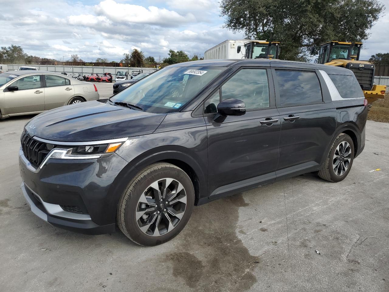 KIA CARNIVAL E 2024