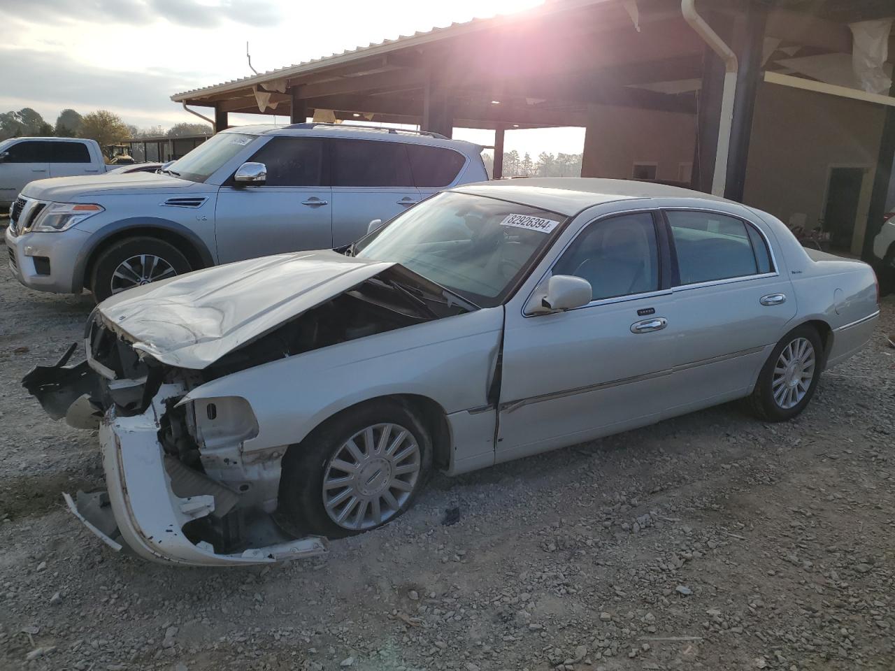 LINCOLN TOWN CAR E 2004