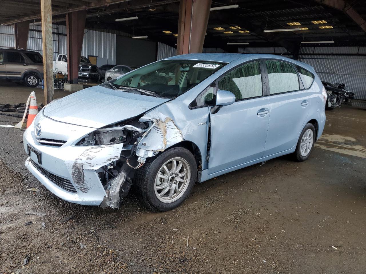 TOYOTA PRIUS V 2012