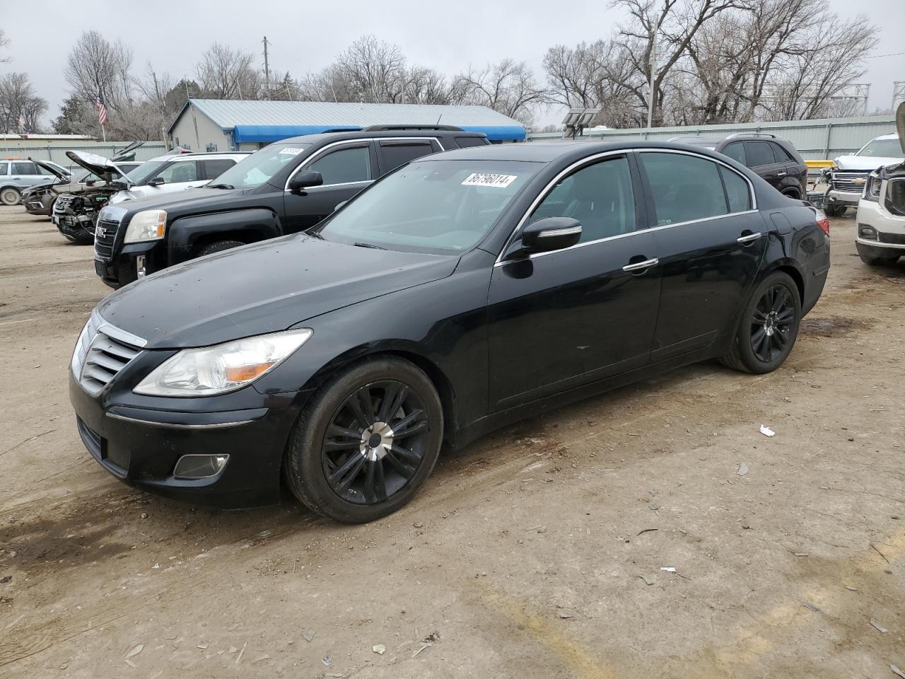 HYUNDAI GENESIS 3. 2011