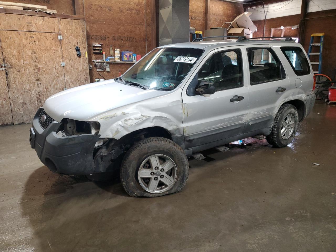 FORD ESCAPE XLS 2005