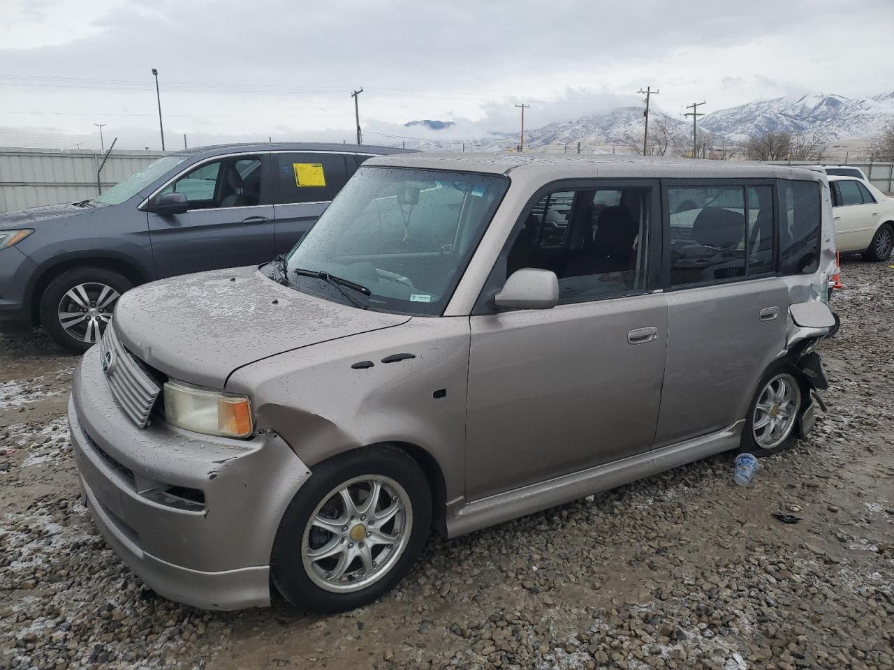 TOYOTA SCION XB 2005