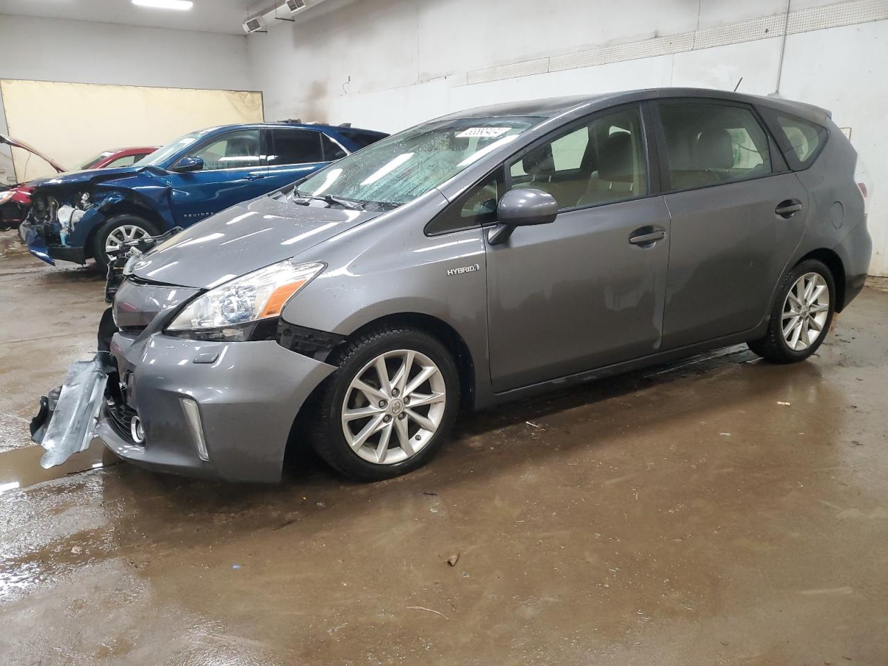 TOYOTA PRIUS V 2012