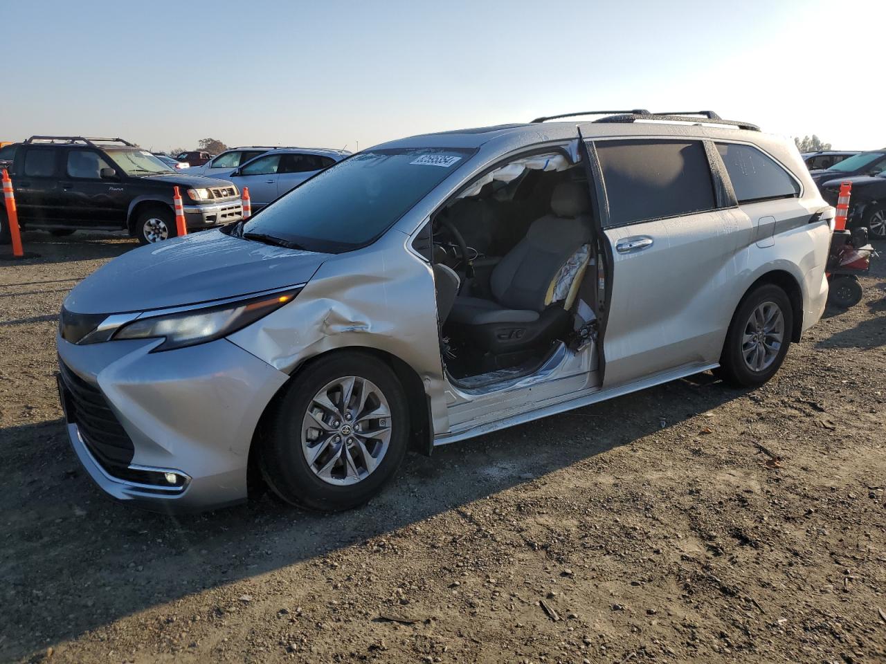 TOYOTA SIENNA XLE 2023