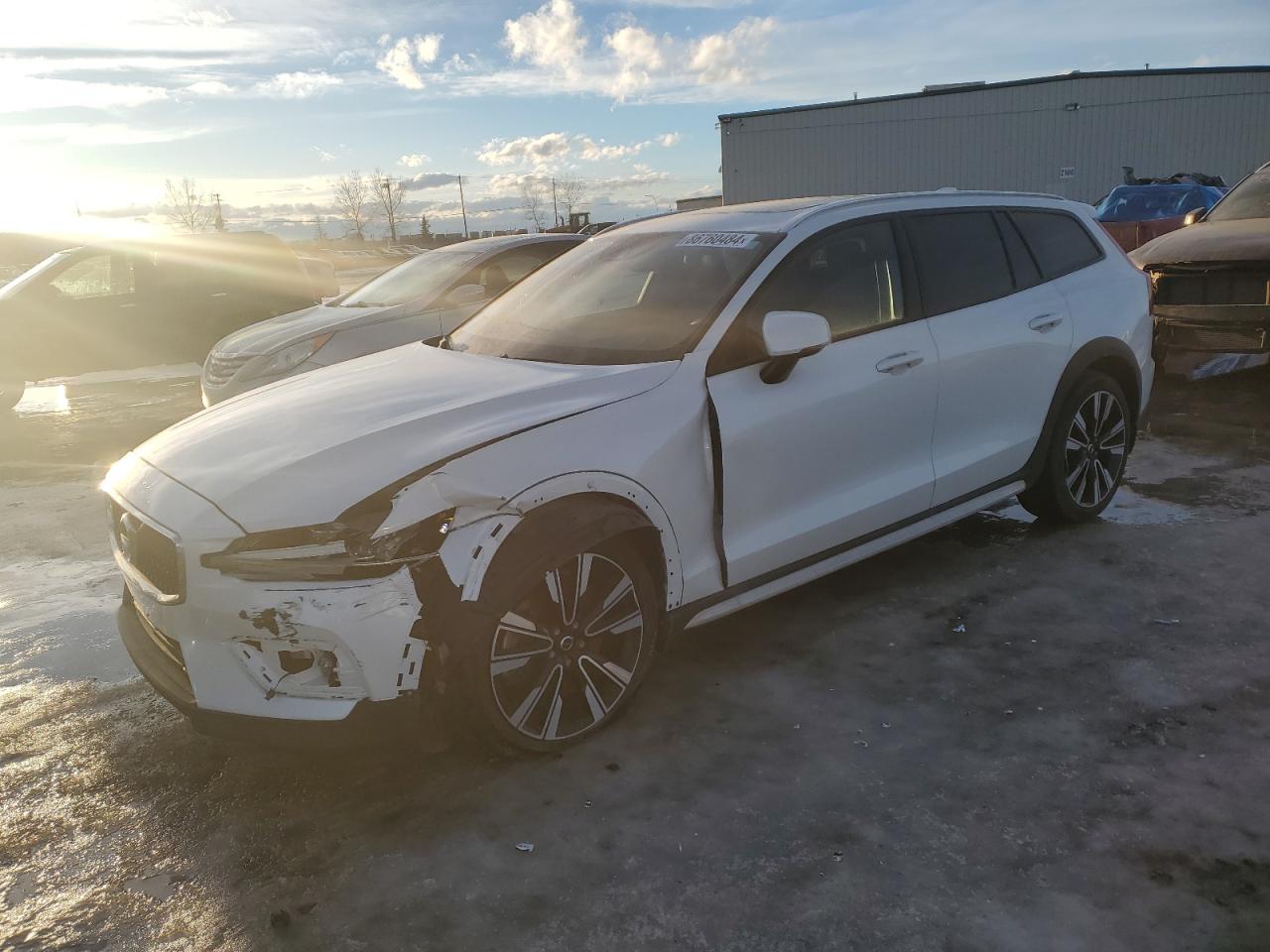 VOLVO V60 CROSS 2021