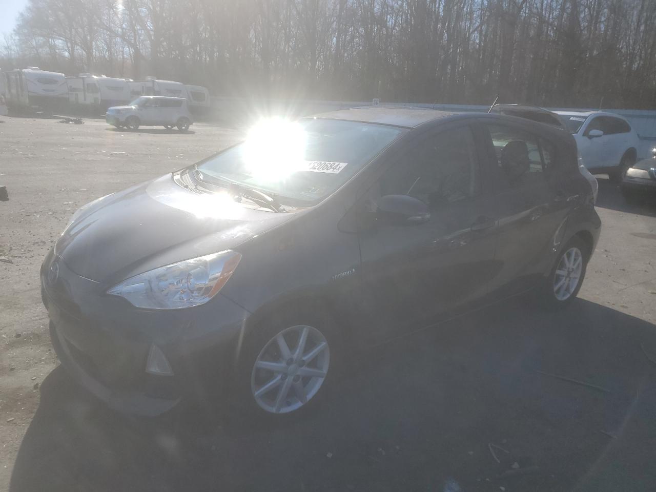 TOYOTA PRIUS C 2014