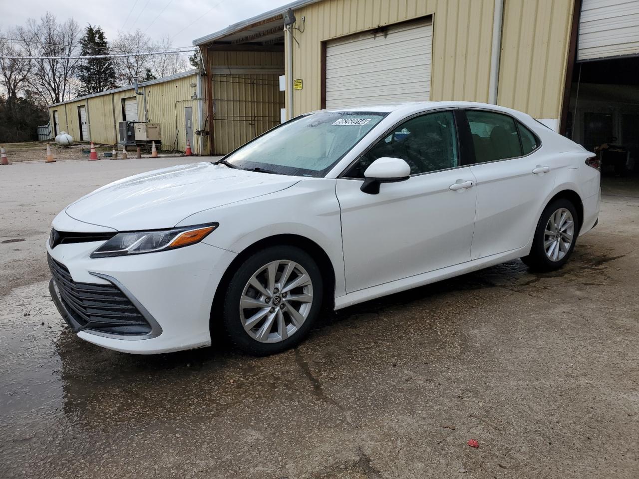 TOYOTA CAMRY LE 2022