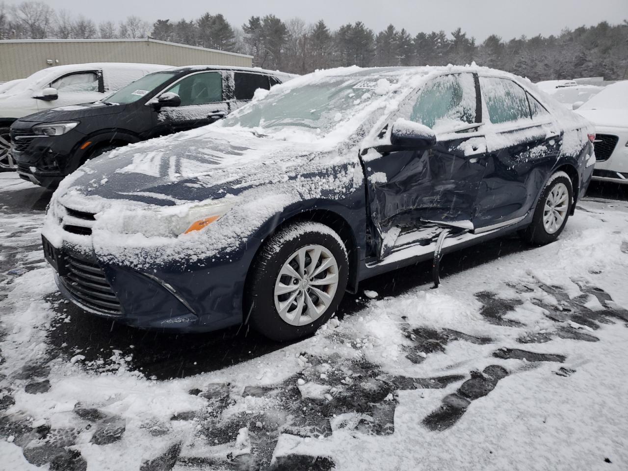 TOYOTA CAMRY LE 2016
