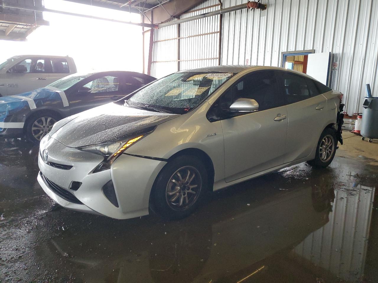 TOYOTA PRIUS 2017