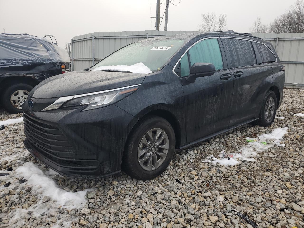 TOYOTA SIENNA LE 2022