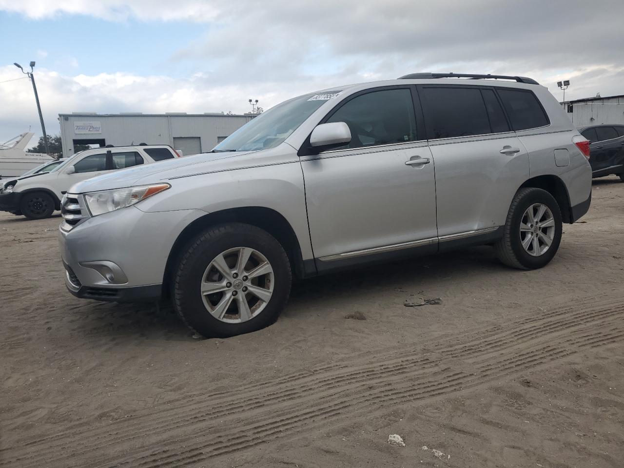 TOYOTA HIGHLANDER 2013