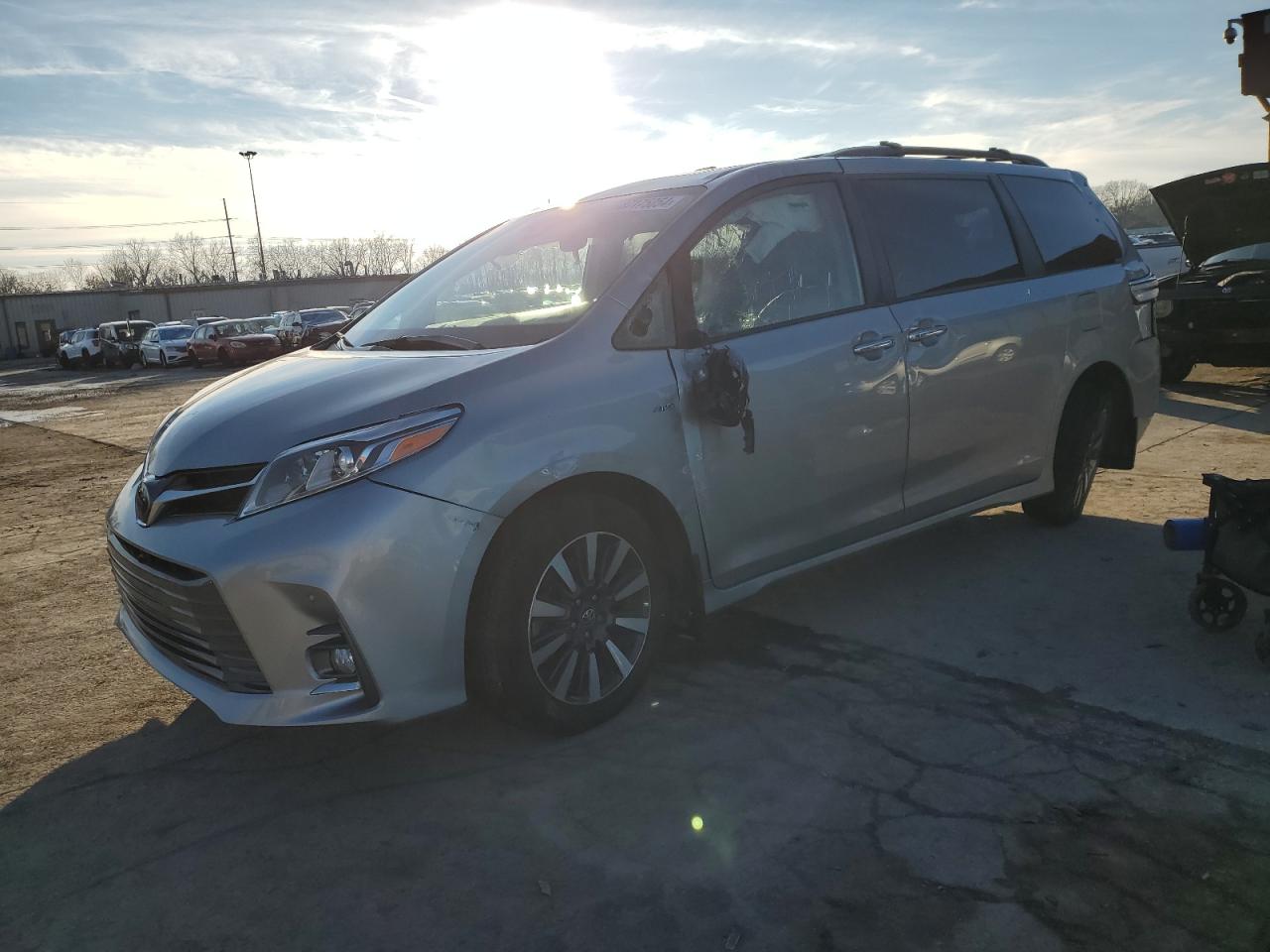 TOYOTA SIENNA XLE 2019