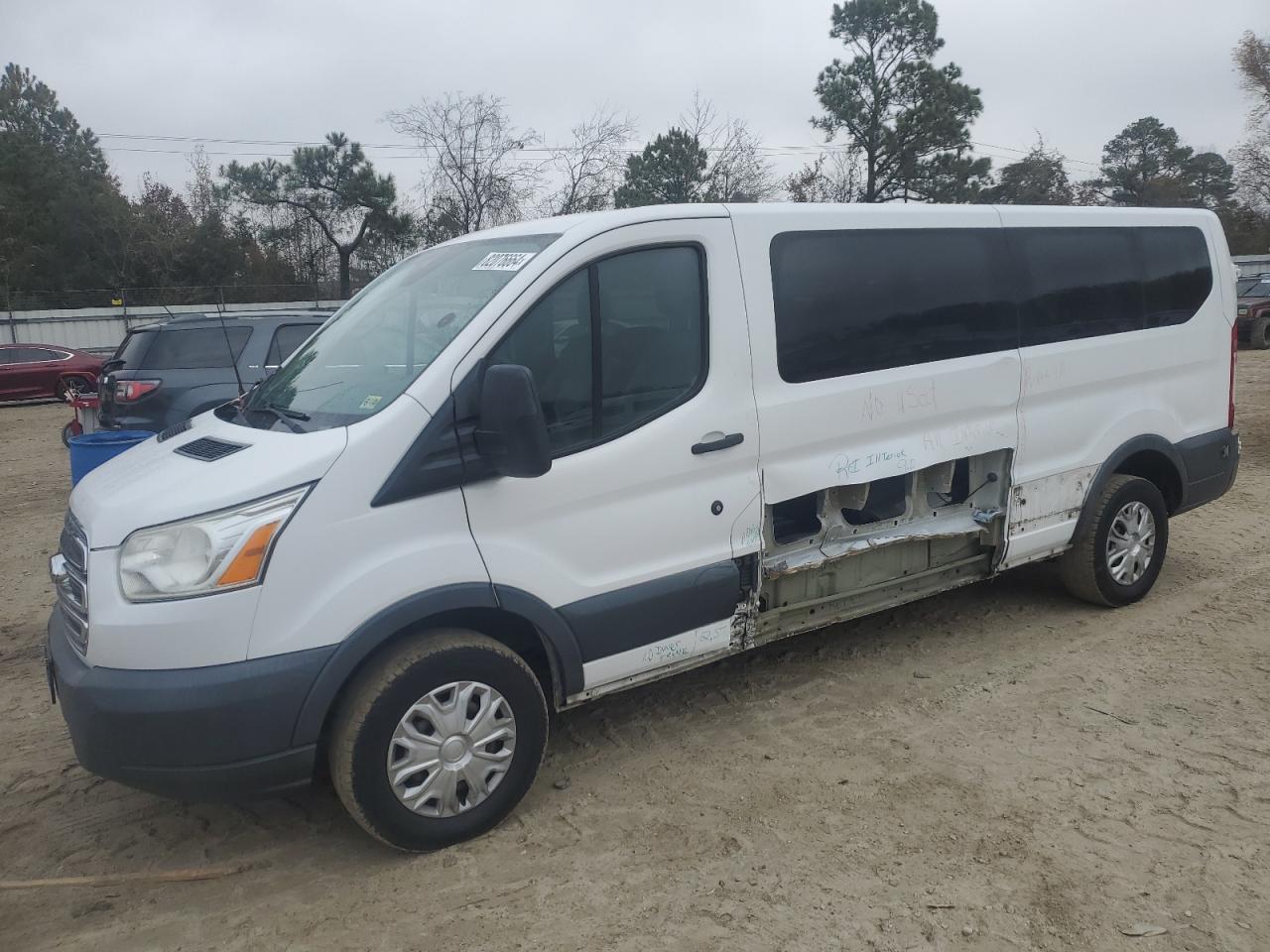 FORD TRANSIT T- 2015