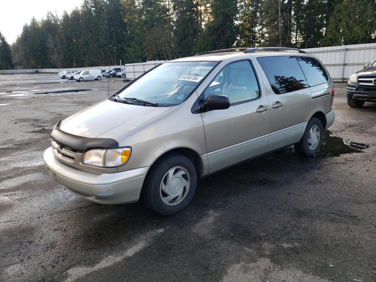 TOYOTA SIENNA LE 2000