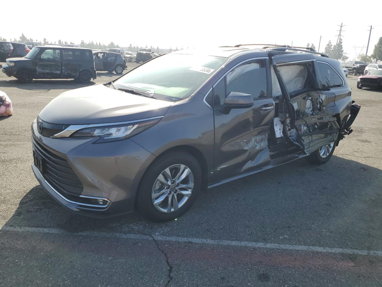 TOYOTA SIENNA XLE 2022