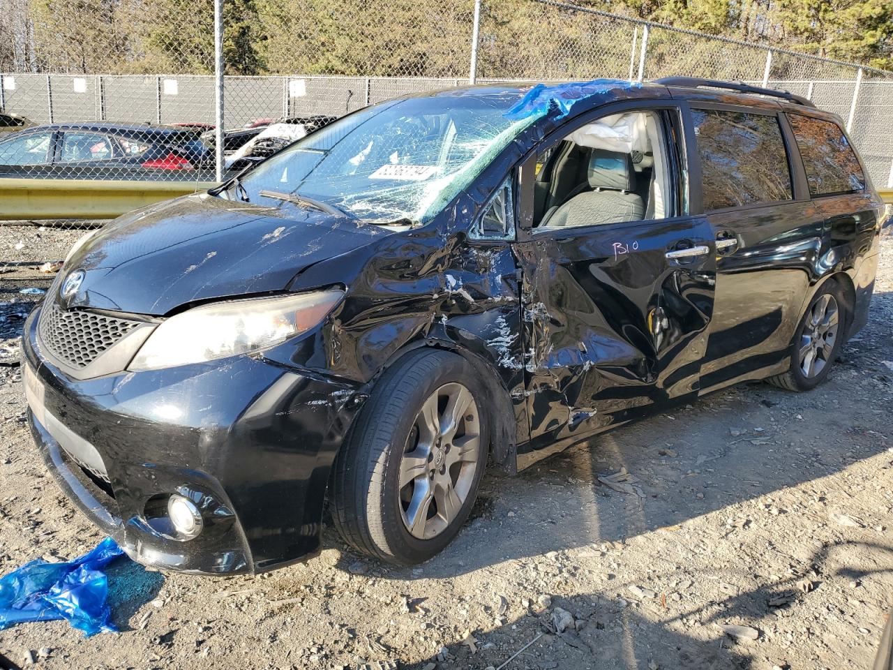 TOYOTA SIENNA SPO 2013
