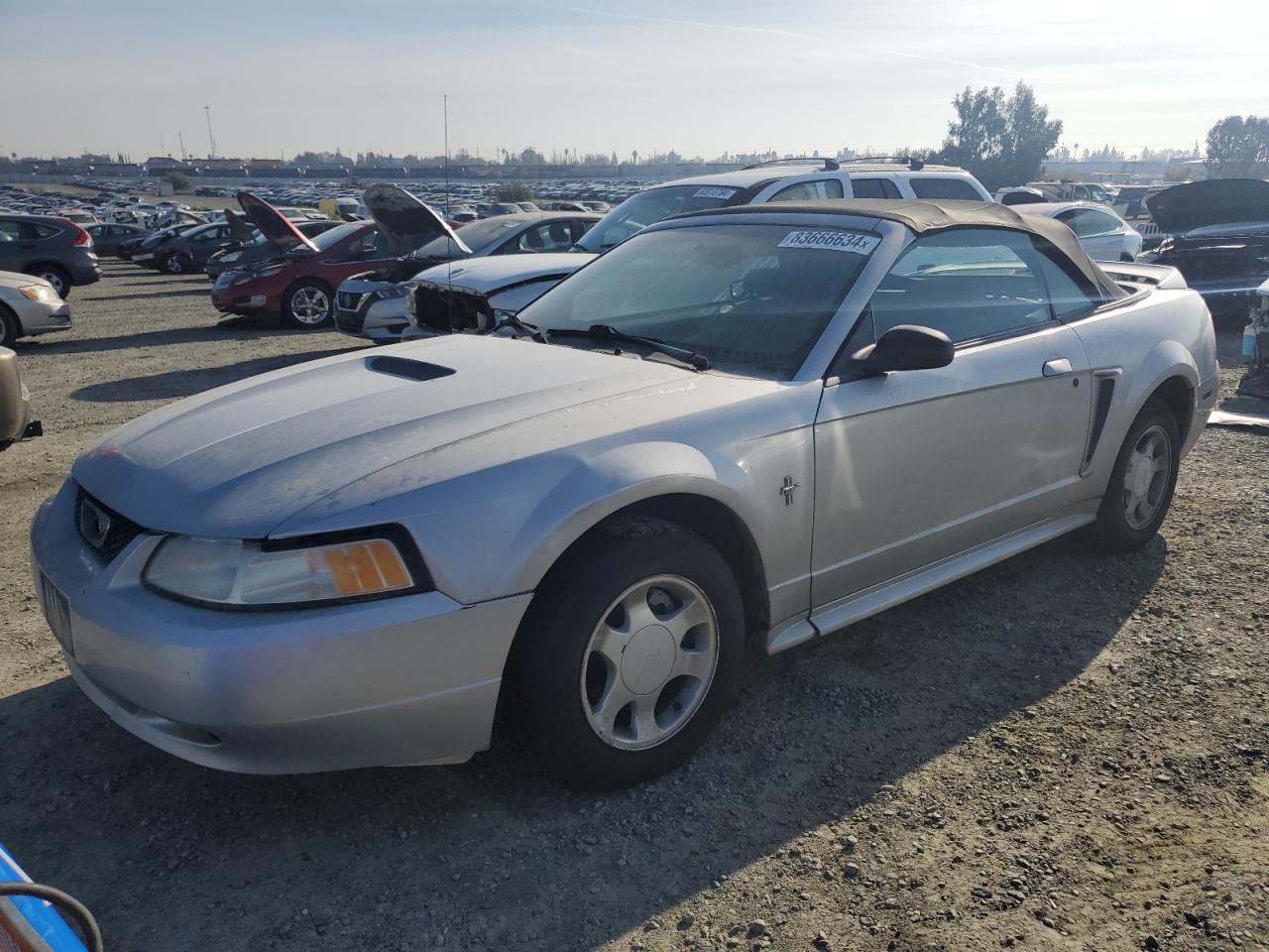 FORD MUSTANG 2000
