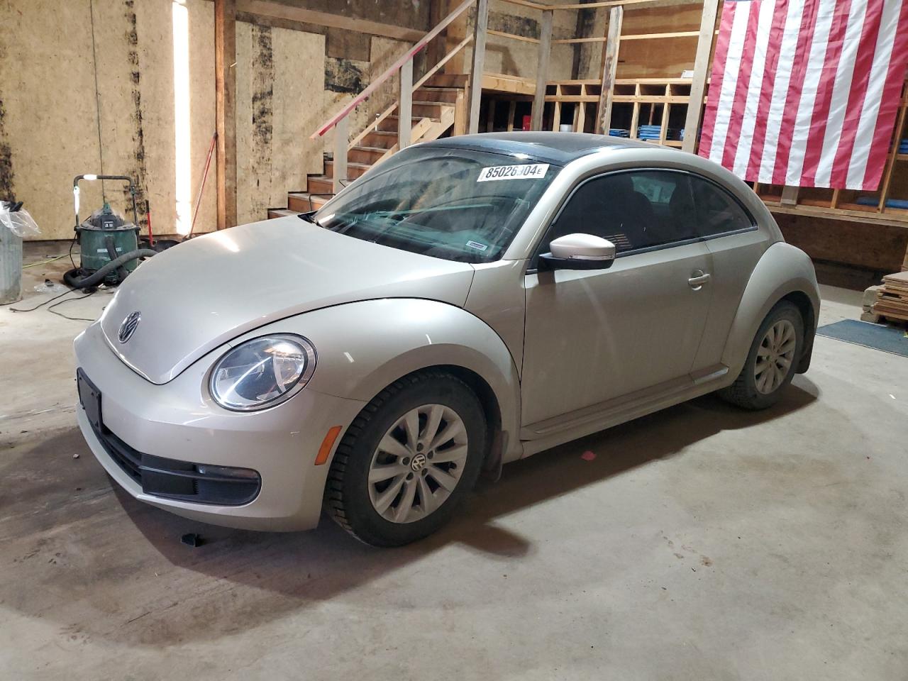 VOLKSWAGEN BEETLE 2013