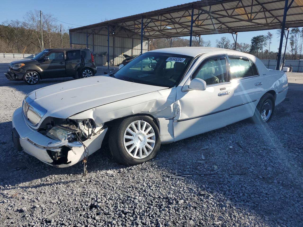 LINCOLN TOWN CAR E 2004
