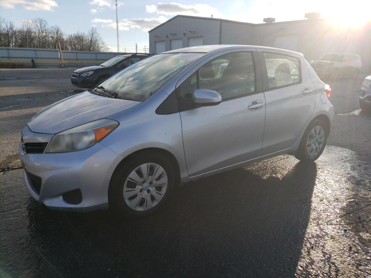 TOYOTA YARIS 2013