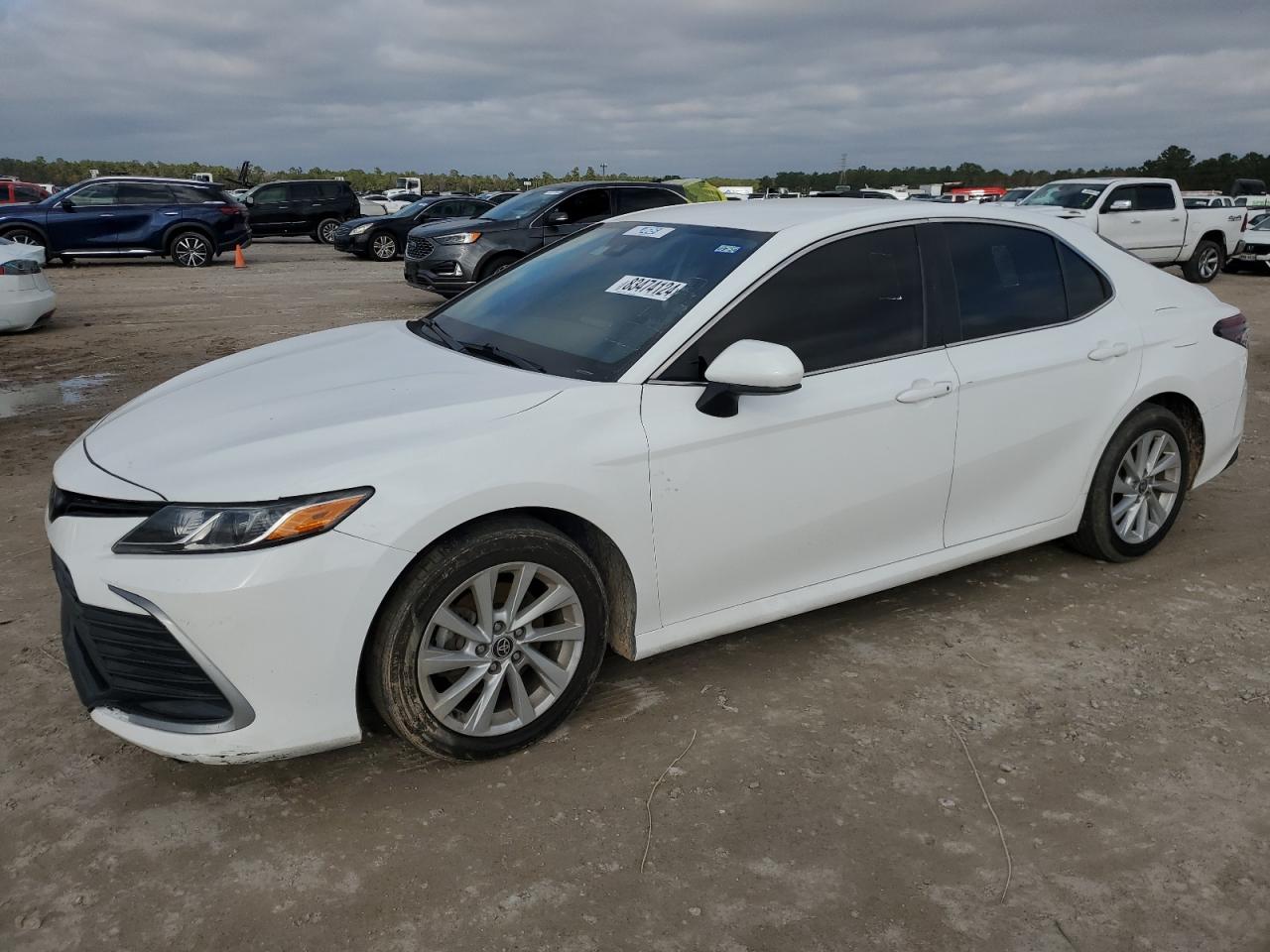 TOYOTA CAMRY LE 2021