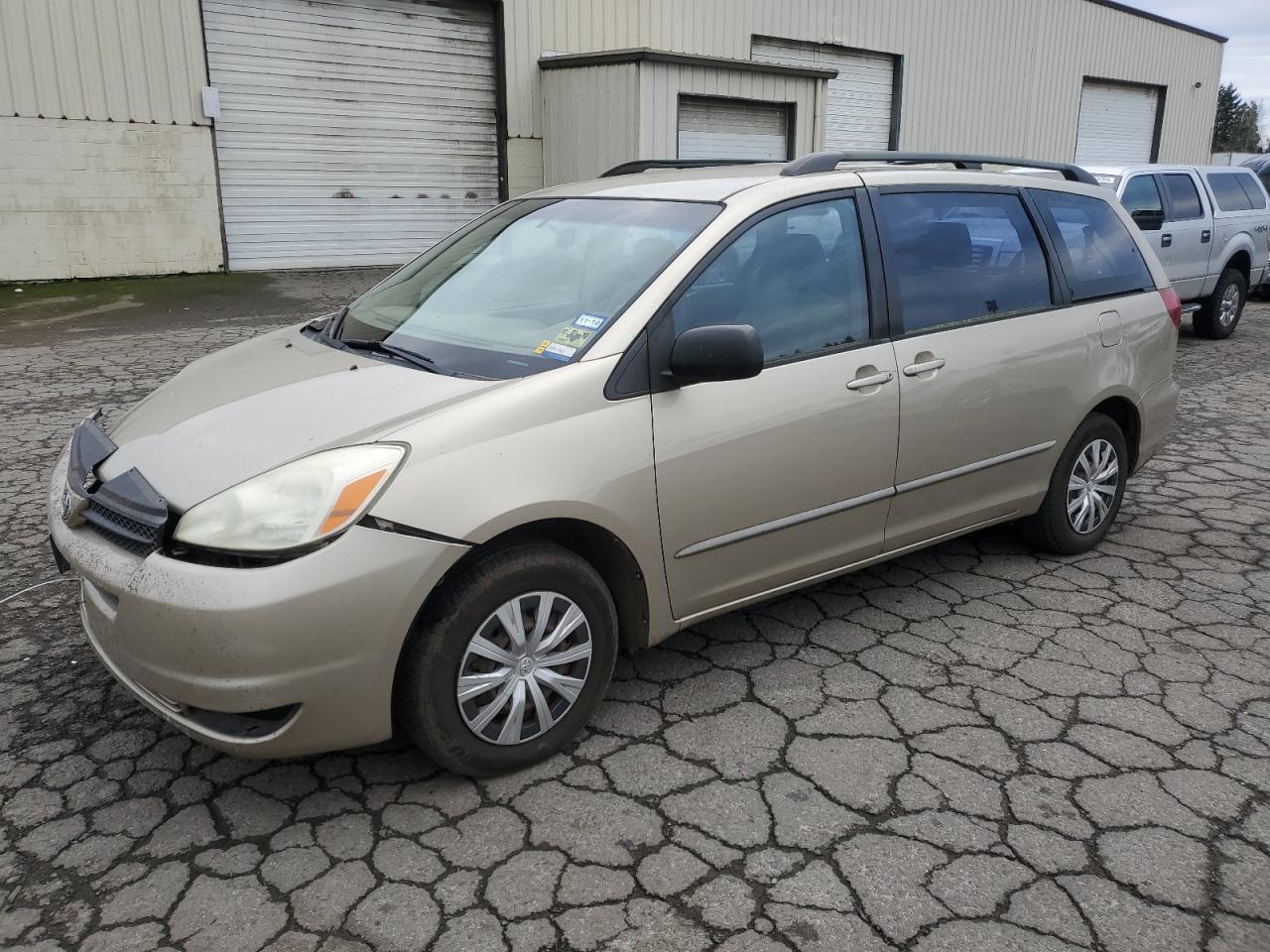 TOYOTA SIENNA CE 2004