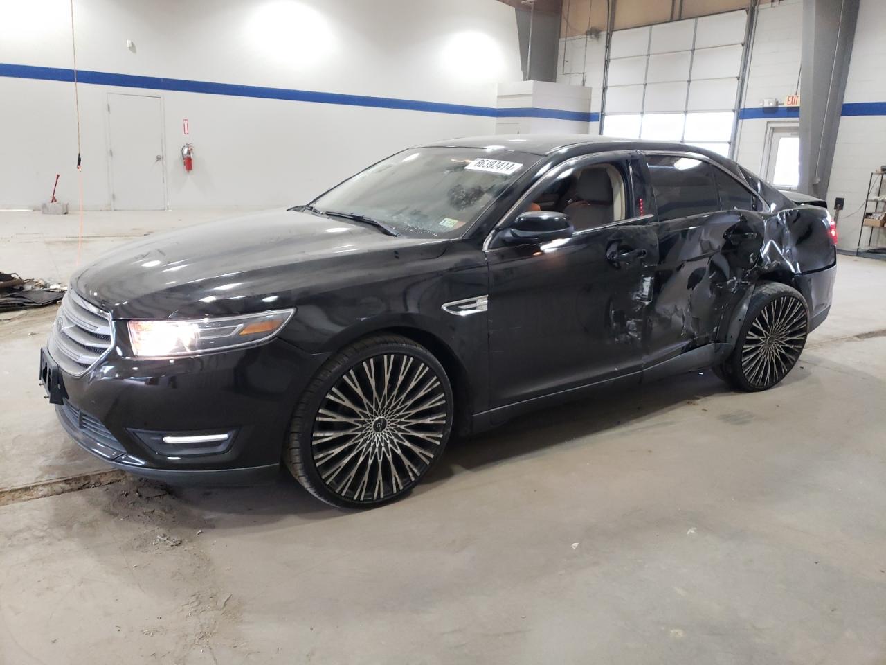 FORD TAURUS SEL 2018