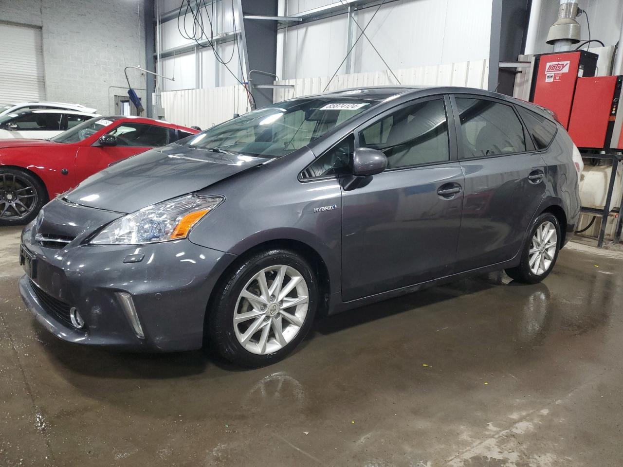 TOYOTA PRIUS V 2012
