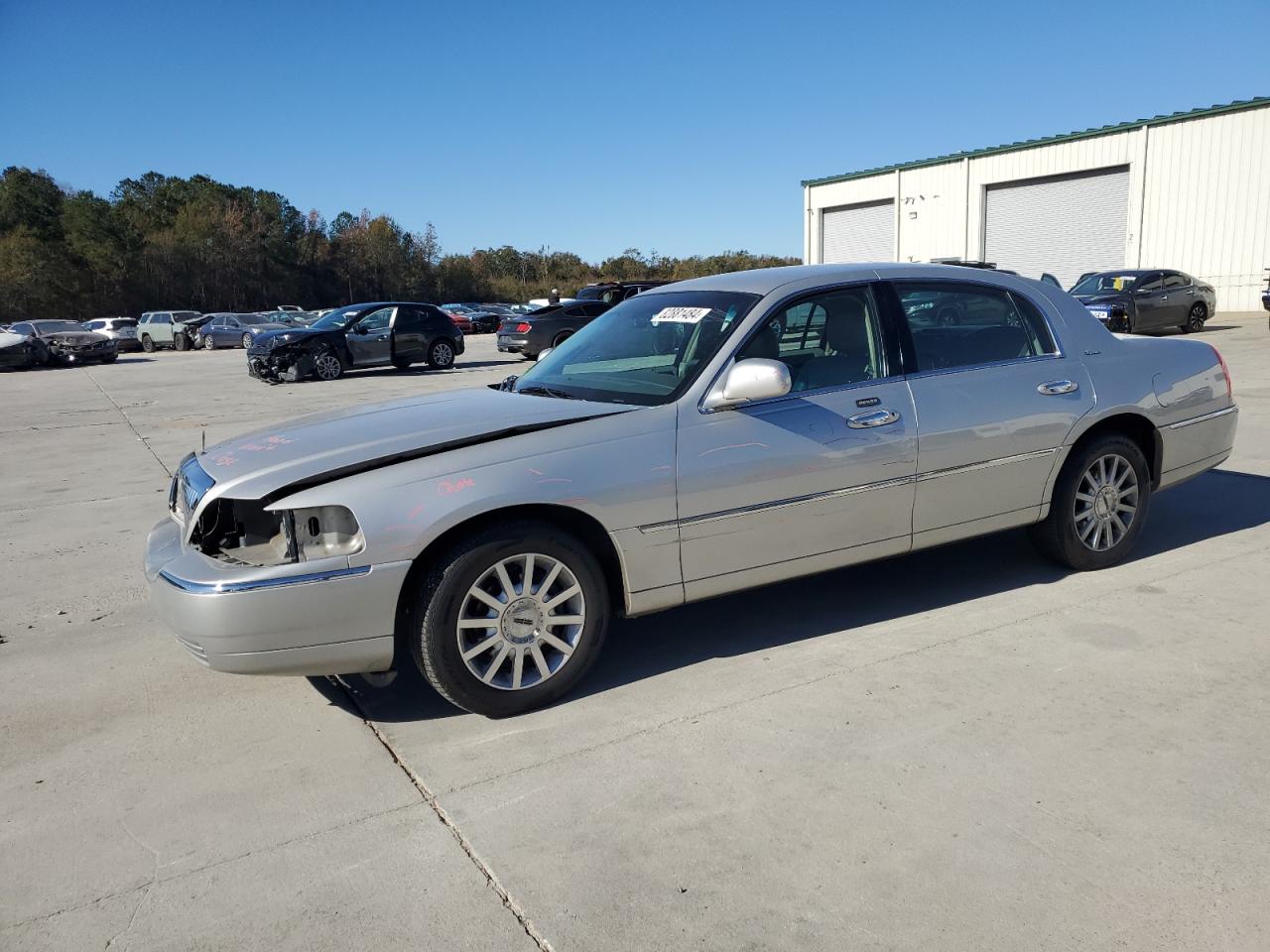 LINCOLN TOWN CAR S 2007