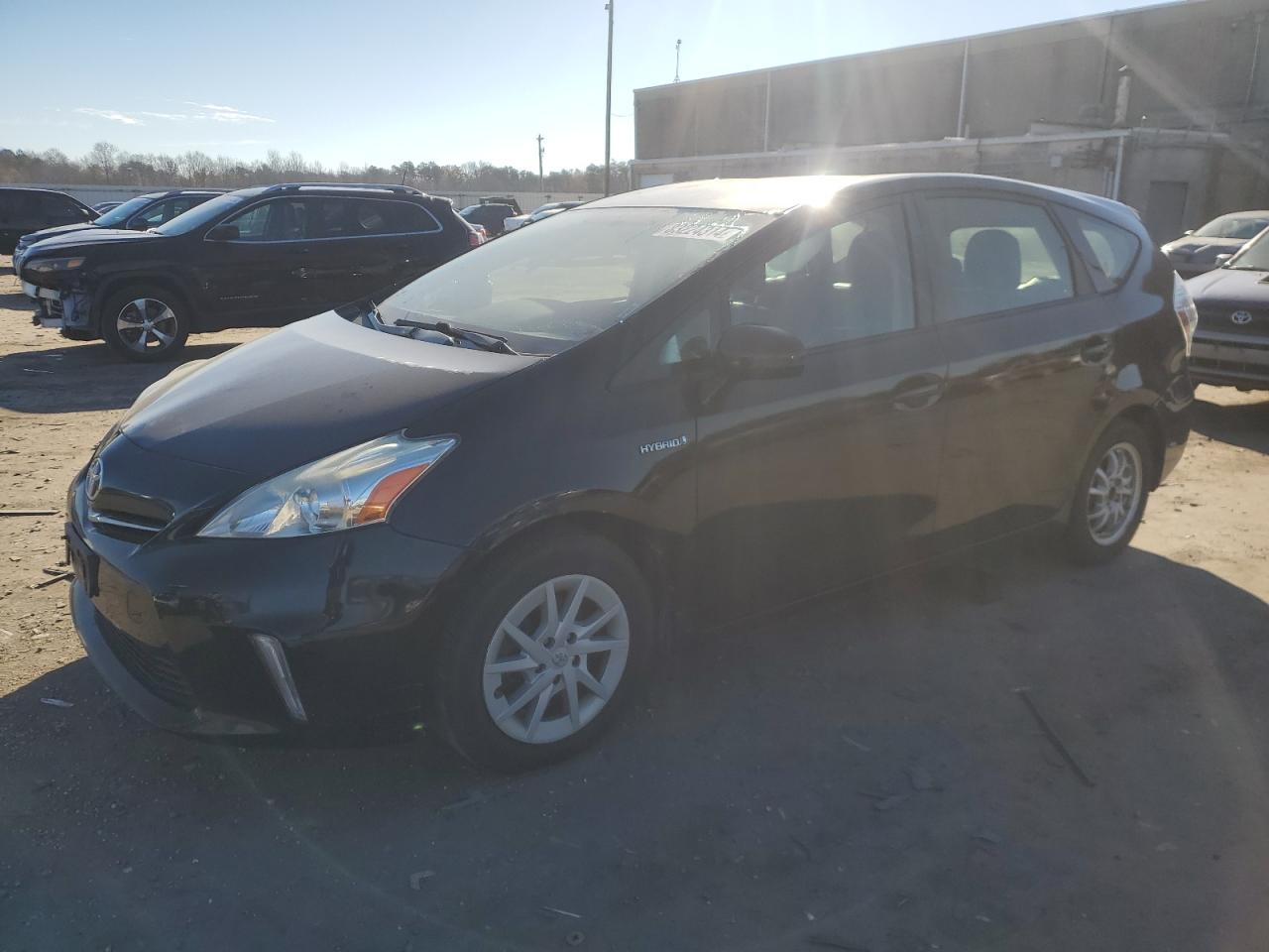 TOYOTA PRIUS V 2014