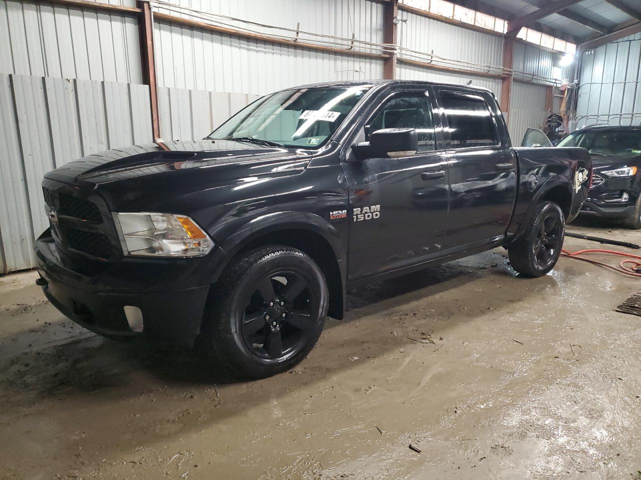 RAM 1500 SLT 2015