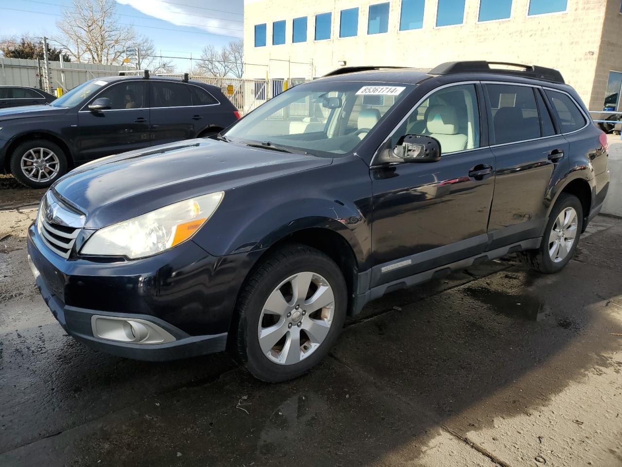 SUBARU OUTBACK 2. 2012