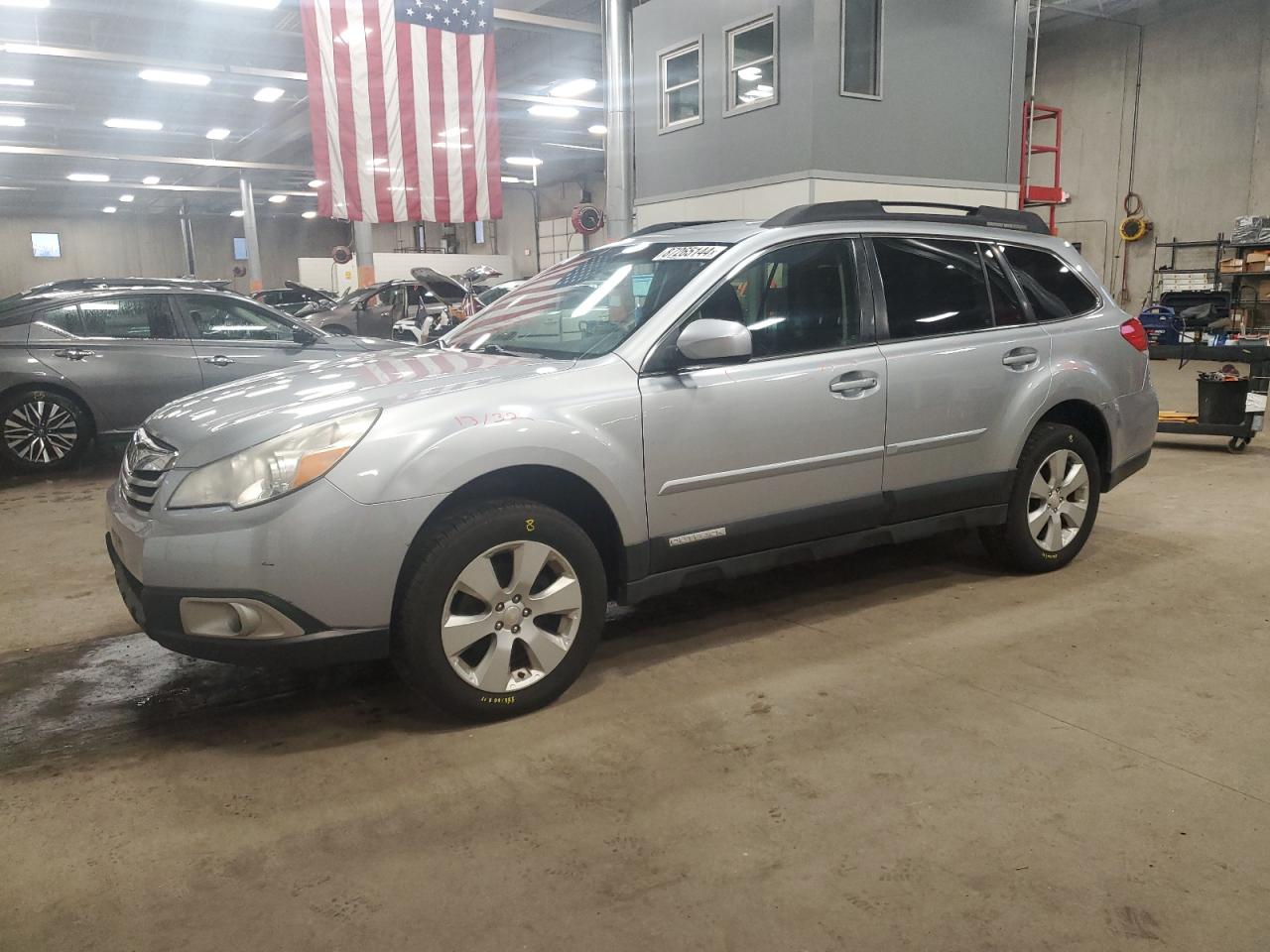 SUBARU OUTBACK 2. 2012