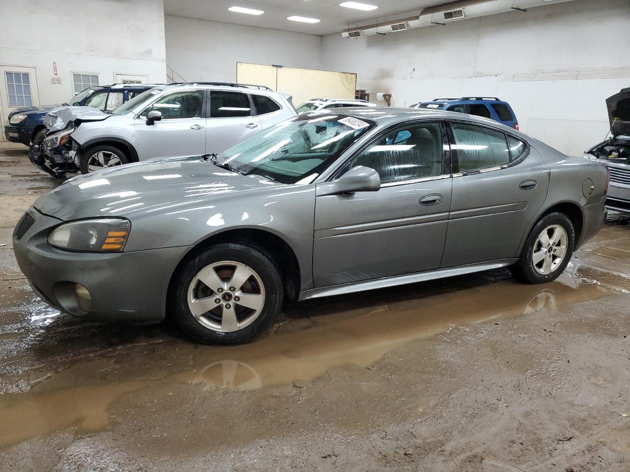 PONTIAC GRAND PRIX 2005