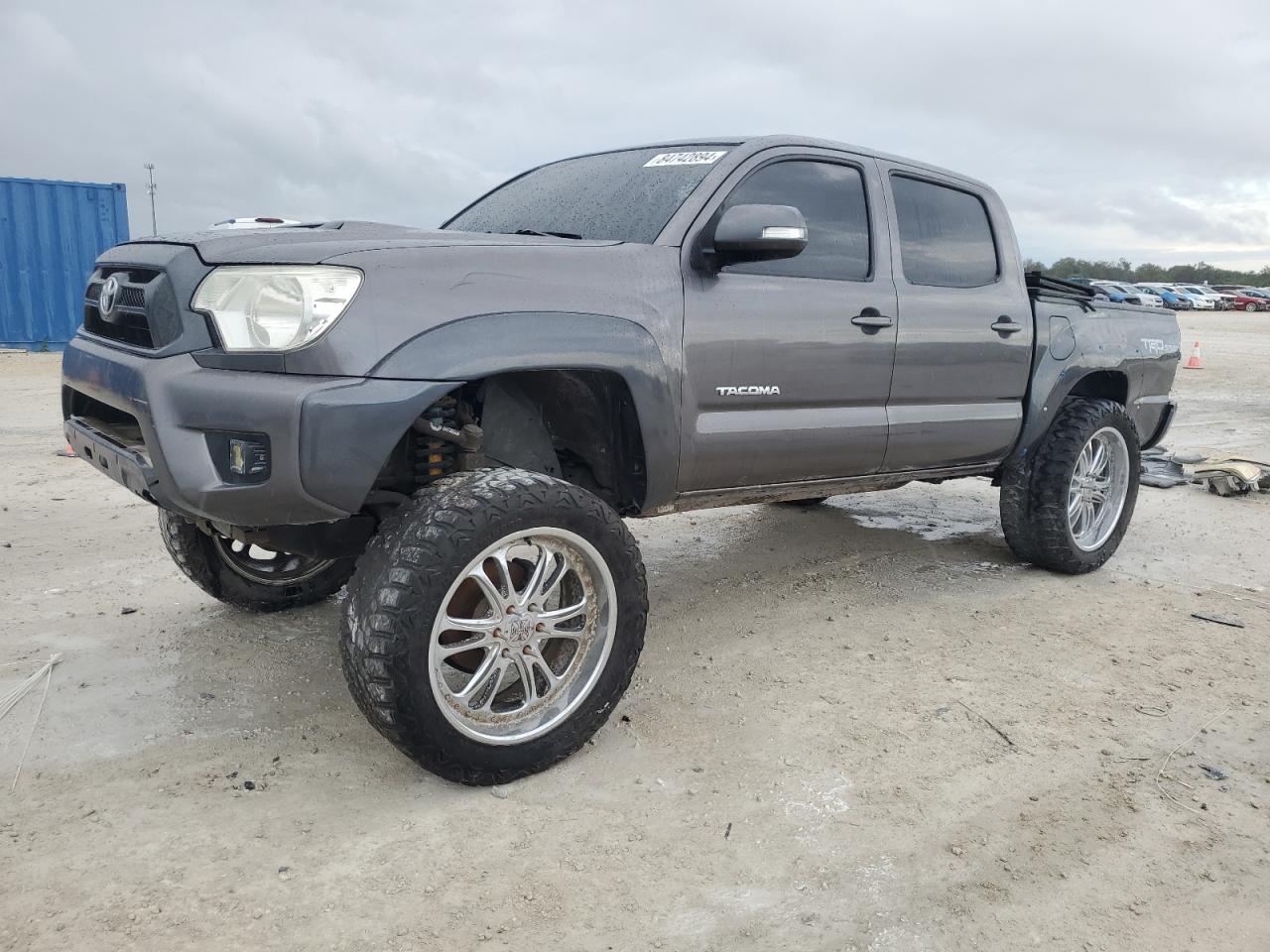 TOYOTA TACOMA DOU 2015