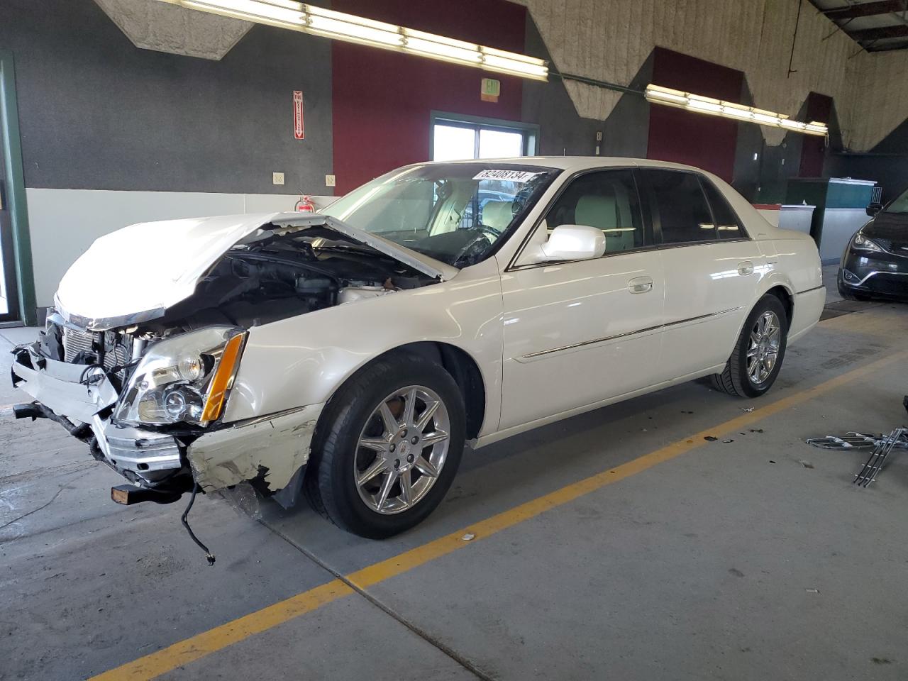CADILLAC DTS LUXURY 2011