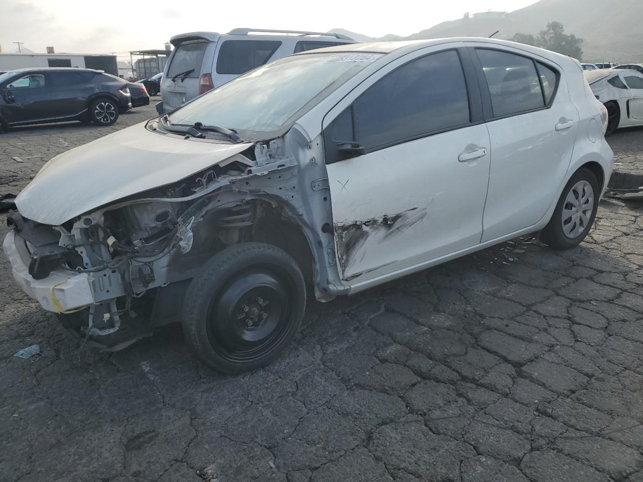 TOYOTA PRIUS C 2014