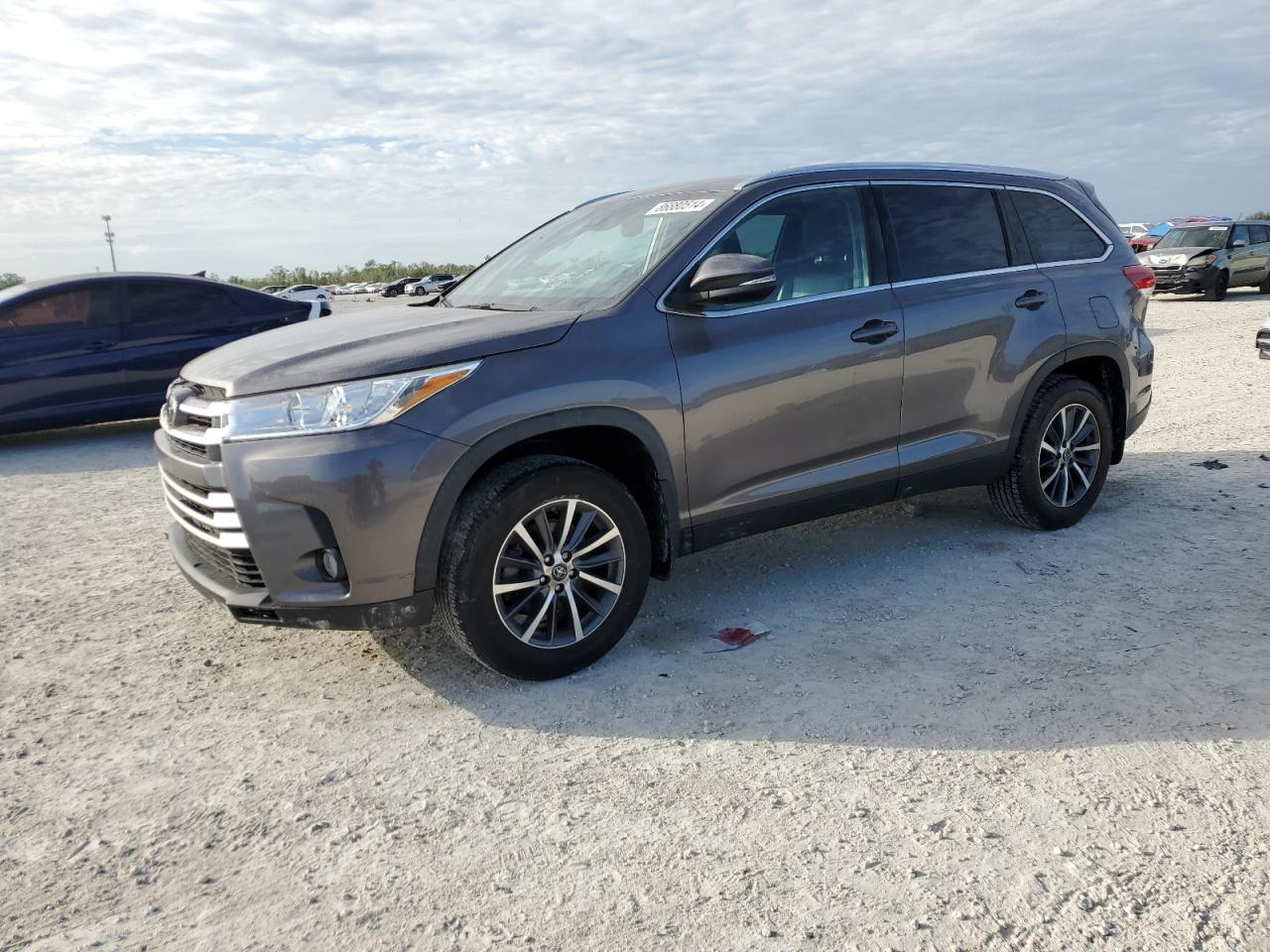 TOYOTA HIGHLANDER 2019