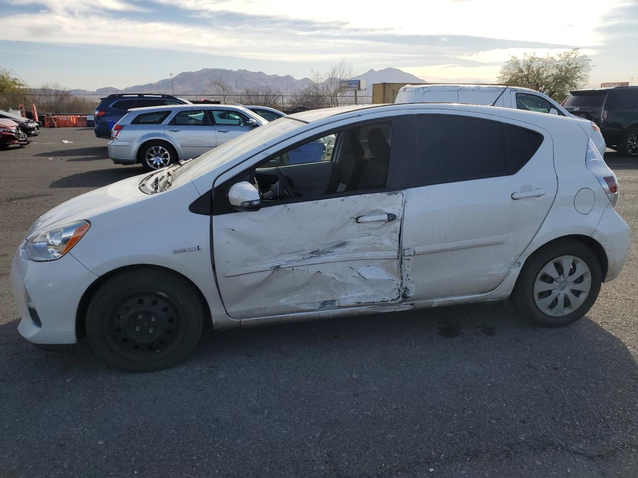 TOYOTA PRIUS C 2013