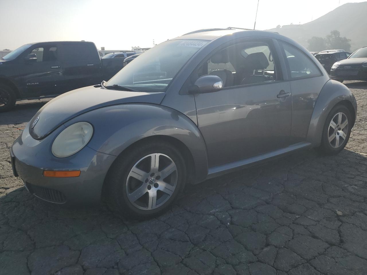 VOLKSWAGEN NEW BEETLE 2006